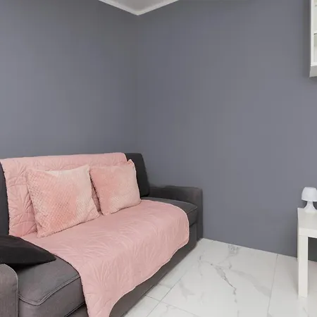 Spacious Family Near The Forest By Renters Apartament *